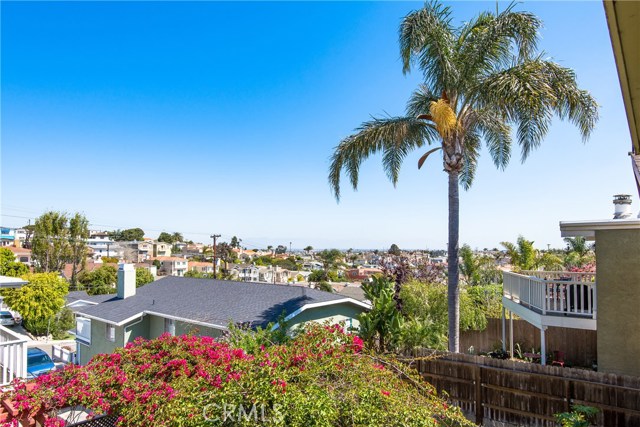 1251 7th Place, Hermosa Beach, California 90254, 3 Bedrooms Bedrooms, ,3 BathroomsBathrooms,Residential,Sold,7th,PV17113787