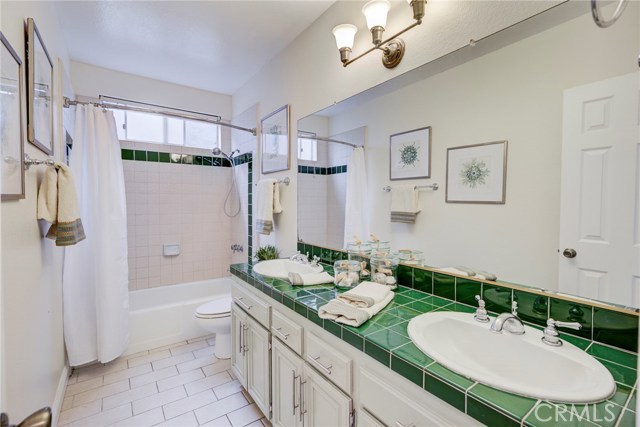 1750 Dixon Street, Redondo Beach, California 90278, 3 Bedrooms Bedrooms, ,2 BathroomsBathrooms,Residential,Sold,Dixon,SB18239071