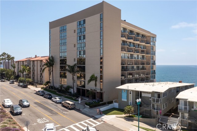 531 Esplanade, Redondo Beach, California 90277, 2 Bedrooms Bedrooms, ,Residential,Sold,Esplanade,SW21140273