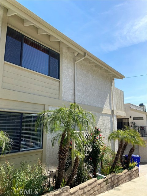 1401 12th Street, Manhattan Beach, California 90266, 3 Bedrooms Bedrooms, ,2 BathroomsBathrooms,Residential,Sold,12th,SB20043052