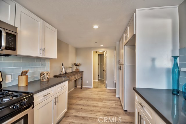 512 Esplanade, Redondo Beach, California 90277, 2 Bedrooms Bedrooms, ,2 BathroomsBathrooms,Residential,Sold,Esplanade,IN17223458