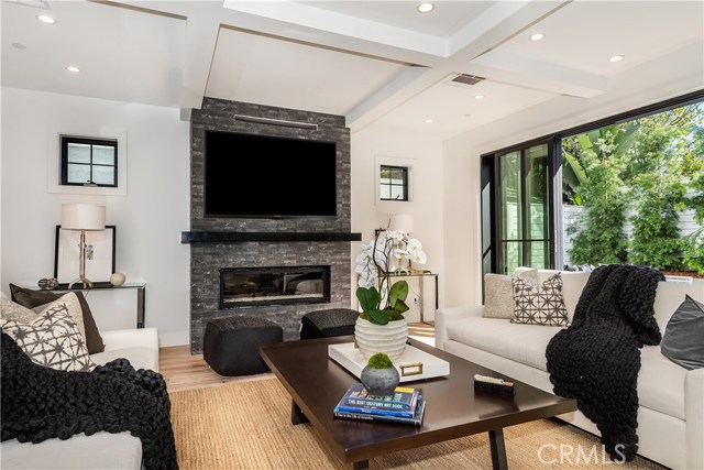 856 14th Street, Manhattan Beach, California 90266, 5 Bedrooms Bedrooms, ,5 BathroomsBathrooms,Residential,Sold,14th,SB18245508