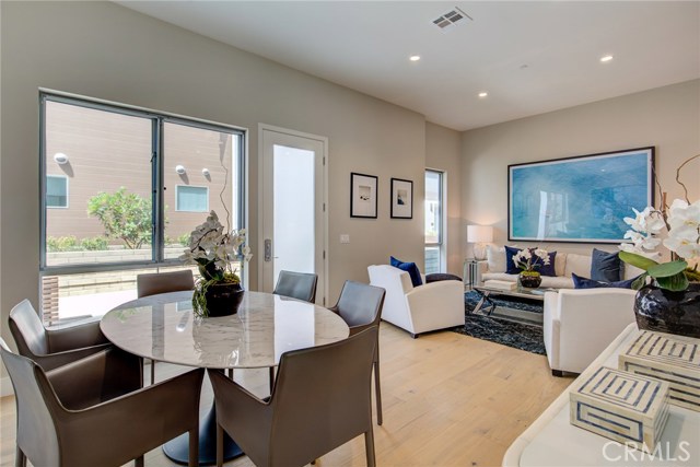 1920 Pacific Coast Highway, Redondo Beach, California 90277, 3 Bedrooms Bedrooms, ,2 BathroomsBathrooms,Residential,Sold,Pacific Coast Highway,OC20103865