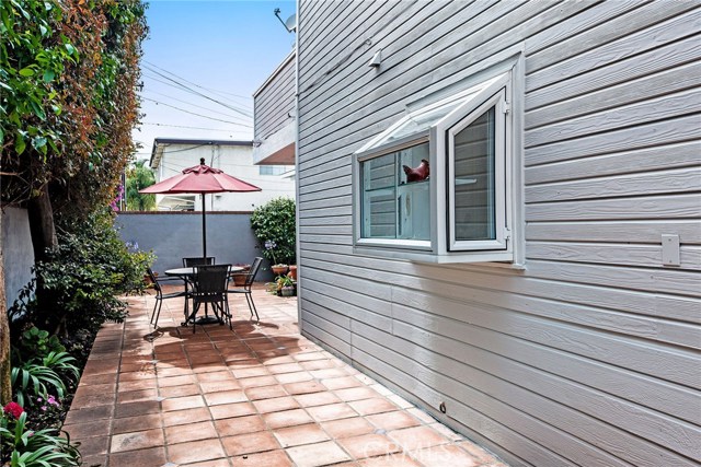 2004 Manhattan Beach Boulevard, Redondo Beach, California 90278, 3 Bedrooms Bedrooms, ,3 BathroomsBathrooms,Residential,Sold,Manhattan Beach,SB19138575
