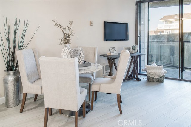 531 Esplanade, Redondo Beach, California 90277, 2 Bedrooms Bedrooms, ,2 BathroomsBathrooms,Residential,Sold,Esplanade,SW20187522