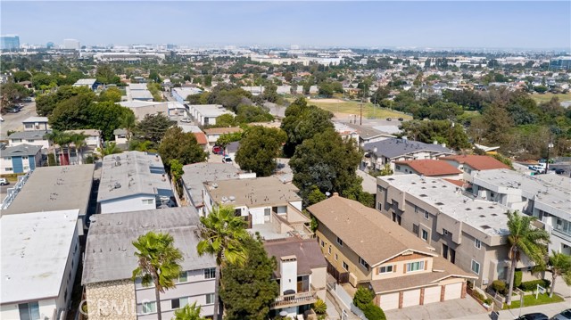 1447 Manhattan Beach Boulevard, Manhattan Beach, California 90266, 3 Bedrooms Bedrooms, ,2 BathroomsBathrooms,Residential,Sold,Manhattan Beach,OC20214796