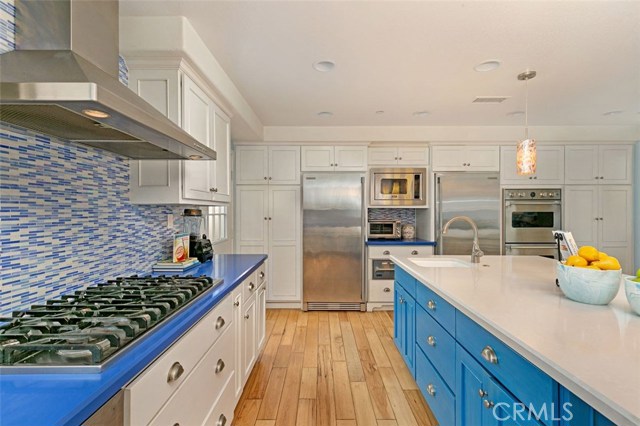 825 Anita Street, Redondo Beach, California 90278, 4 Bedrooms Bedrooms, ,3 BathroomsBathrooms,Residential,Sold,Anita,SB19217059