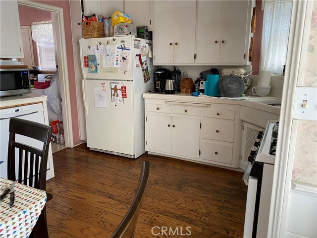 759 Marine Avenue, Manhattan Beach, California 90266, 4 Bedrooms Bedrooms, ,2 BathroomsBathrooms,Residential,Sold,Marine,SB20101461