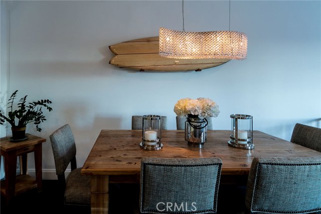 Dining room with gorgeous lighting