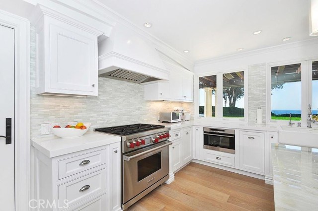 Kitchen with Gourmet Wolfe Cooking Range