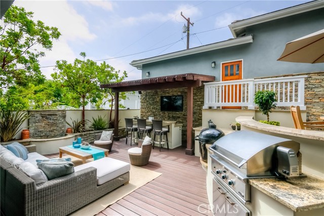 844 Avenue B, Redondo Beach, California 90277, 5 Bedrooms Bedrooms, ,5 BathroomsBathrooms,Residential,Sold,Avenue B,SB17141568