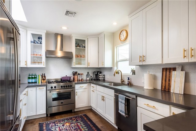 2200 Wendy Way, Manhattan Beach, California 90266, 4 Bedrooms Bedrooms, ,2 BathroomsBathrooms,Residential,Sold,Wendy,SB19107954