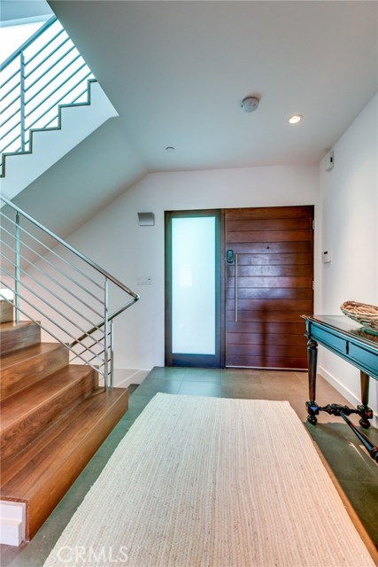 113 El Porto Street, Manhattan Beach, California 90266, 4 Bedrooms Bedrooms, ,2 BathroomsBathrooms,Residential,Sold,El Porto,SB19022186