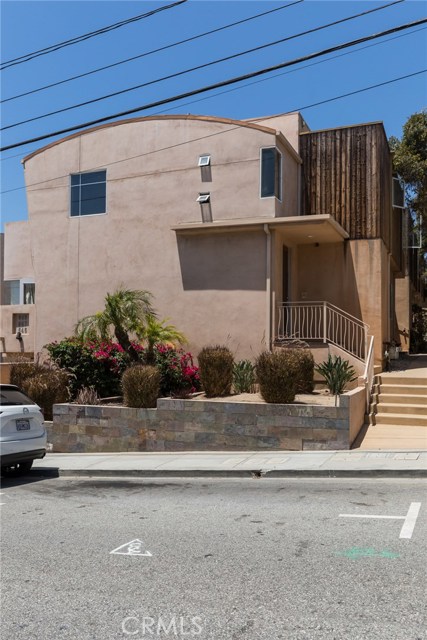 647 2nd Street, Hermosa Beach, California 90254, 3 Bedrooms Bedrooms, ,1 BathroomBathrooms,Residential,Sold,2nd,SB18177336