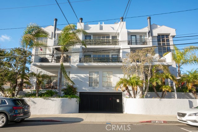 723 3rd Street, Hermosa Beach, California 90254, 2 Bedrooms Bedrooms, ,3 BathroomsBathrooms,Residential,Sold,3rd,SB19147178
