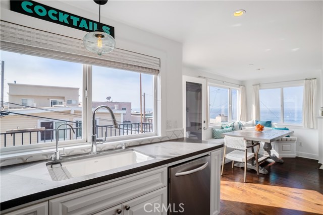 213 Seaview Street, Manhattan Beach, California 90266, 4 Bedrooms Bedrooms, ,3 BathroomsBathrooms,Residential,Sold,Seaview,SB19227675