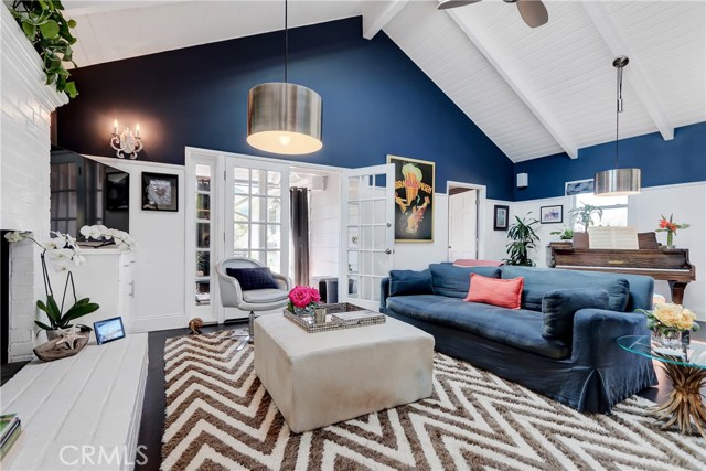 668 36th Street, Manhattan Beach, California 90266, 3 Bedrooms Bedrooms, ,2 BathroomsBathrooms,Residential,Sold,36th,SB20089393