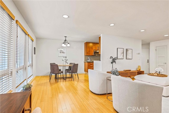 1 Bed Home for Sale in Hancock Park, California