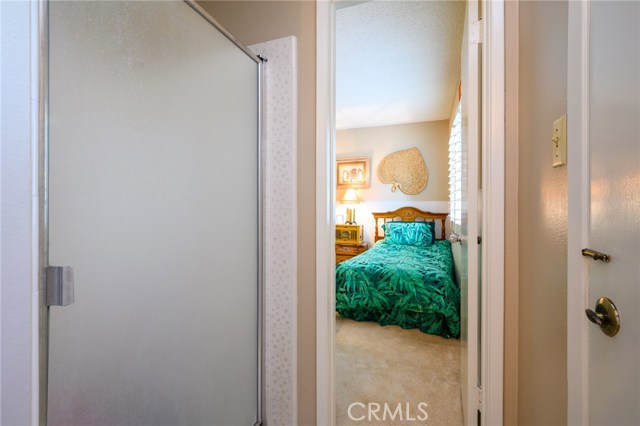 En-suite bathroom (downstairs)
