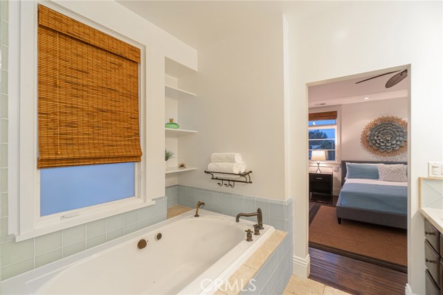 1111 8th Street, Hermosa Beach, California 90254, 4 Bedrooms Bedrooms, ,3 BathroomsBathrooms,Residential,Sold,8th,SB20223282