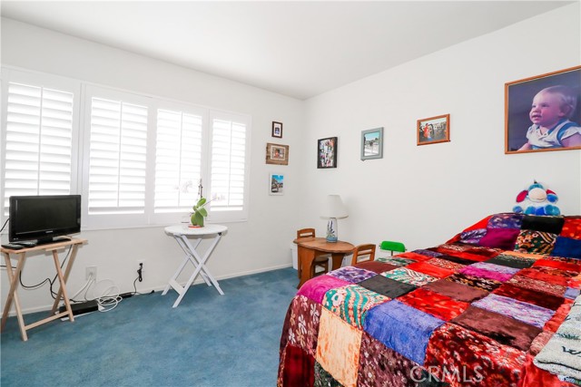 2 Bed Home for Sale in Newhall, California