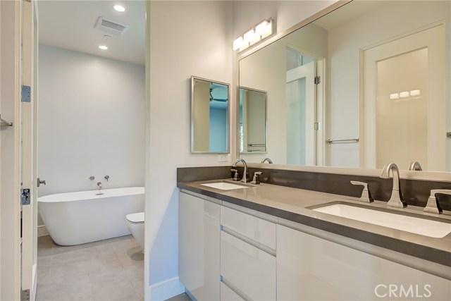 1807 Green Lane, Redondo Beach, California 90278, 5 Bedrooms Bedrooms, ,5 BathroomsBathrooms,Residential,Sold,Green,PV19214279