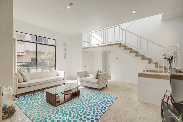 1919 Marshallfield Lane, Redondo Beach, California 90278, 3 Bedrooms Bedrooms, ,3 BathroomsBathrooms,Residential,Sold,Marshallfield,SB20041815