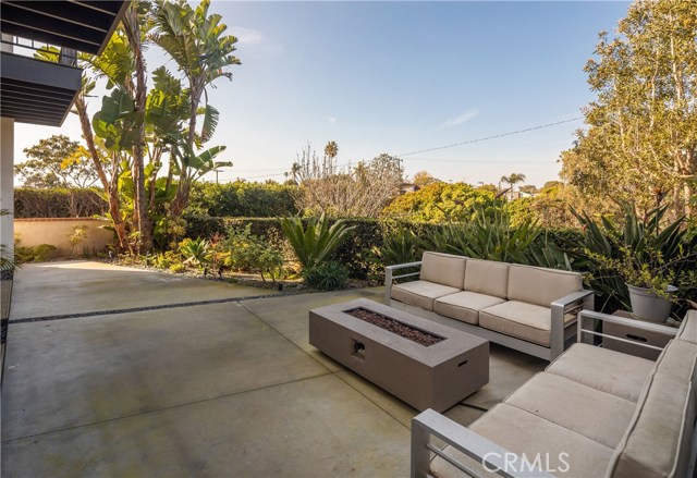 2404 Laurel Avenue, Manhattan Beach, California 90266, 5 Bedrooms Bedrooms, ,4 BathroomsBathrooms,Residential,Sold,Laurel,SB20035806