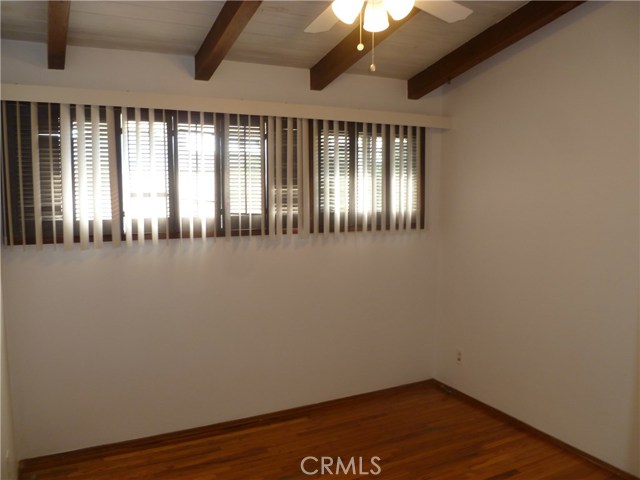 West Facing Bedroom with Ceiling Fan