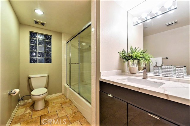 2 Bed Home for Sale in Los Angeles, California