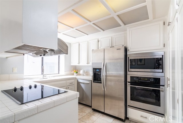 431 Broadway, Redondo Beach, California 90277, 3 Bedrooms Bedrooms, ,2 BathroomsBathrooms,Residential,Sold,Broadway,SB18158409