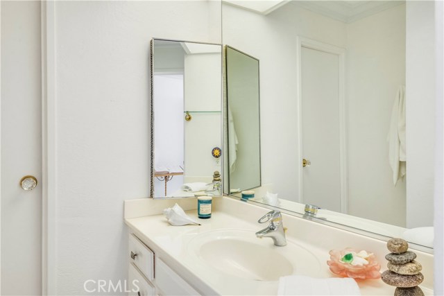 531 Esplanade, Redondo Beach, California 90277, 2 Bedrooms Bedrooms, ,2 BathroomsBathrooms,Residential,Sold,Esplanade,SB17088461