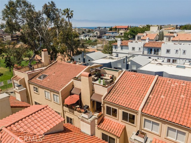 532 11th Street, Hermosa Beach, California 90254, 3 Bedrooms Bedrooms, ,2 BathroomsBathrooms,Residential,Sold,11th,PW21113374