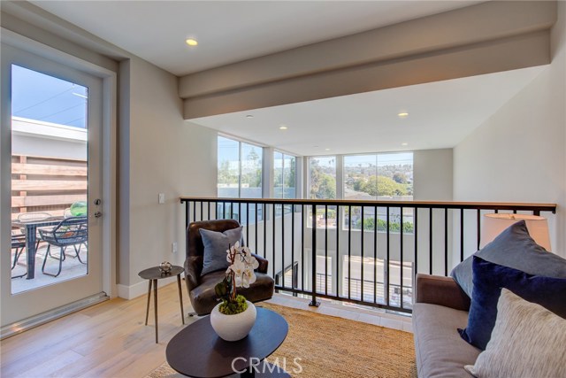 1920 Pacific Coast Highway, Redondo Beach, California 90277, 1 Bedroom Bedrooms, ,1 BathroomBathrooms,Residential,Sold,Pacific Coast Highway,OC20103454