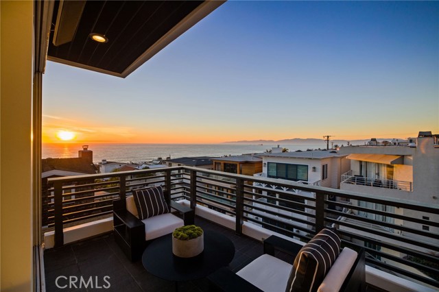 312 20th Street, Manhattan Beach, California 90266, 5 Bedrooms Bedrooms, ,4 BathroomsBathrooms,Residential,Sold,20th,SB21017923