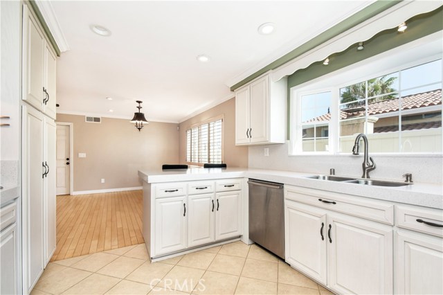 Kitchen to Dining area