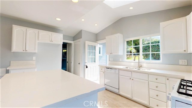 508 Pacific Coast, Redondo Beach, California 90277, 3 Bedrooms Bedrooms, ,1 BathroomBathrooms,Residential,Sold,Pacific Coast,SB21127168