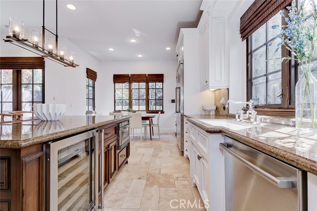 3212 Maple Avenue, Manhattan Beach, California 90266, 5 Bedrooms Bedrooms, ,2 BathroomsBathrooms,Residential,Sold,Maple,SB21060468