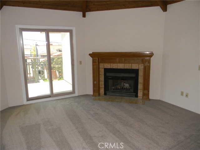 Living Room With view of Front Patio