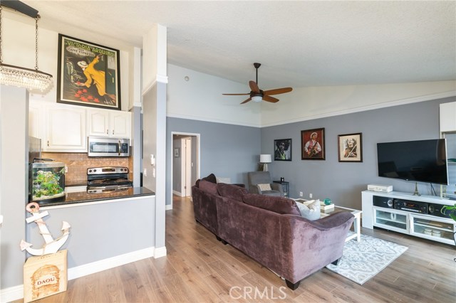 631 Prospect Avenue, Redondo Beach, California 90277, 2 Bedrooms Bedrooms, ,2 BathroomsBathrooms,Residential,Sold,Prospect,SB20199042