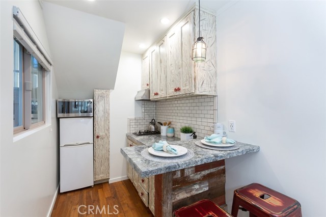 208 Kelp Street, Manhattan Beach, California 90266, 3 Bedrooms Bedrooms, ,1 BathroomBathrooms,Residential,Sold,Kelp,SB21034539