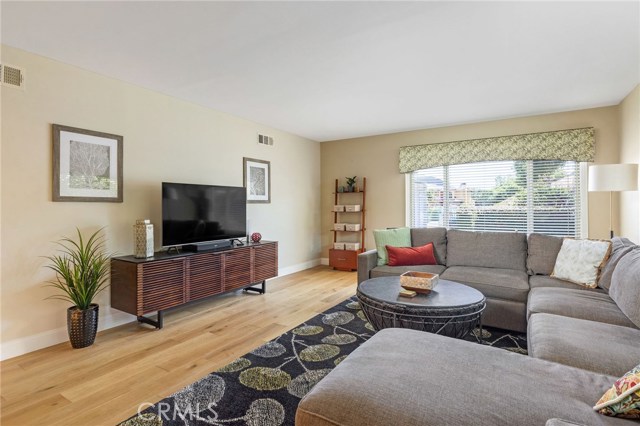 1537 19th Street, Manhattan Beach, California 90266, 3 Bedrooms Bedrooms, ,1 BathroomBathrooms,Residential,Sold,19th,SB20127736