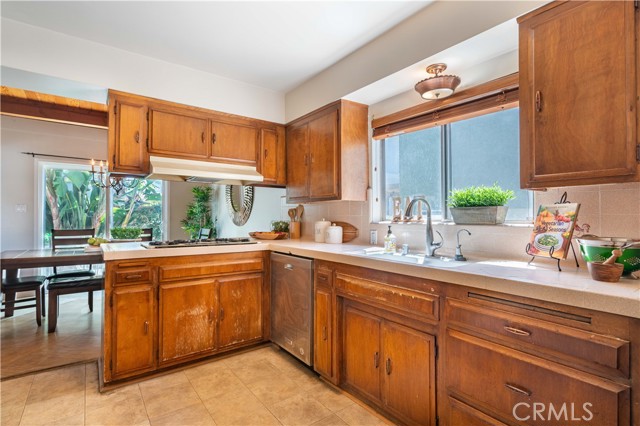 2409 Blossom Lane, Redondo Beach, California 90278, 3 Bedrooms Bedrooms, ,1 BathroomBathrooms,Residential,Sold,Blossom,SB21122284