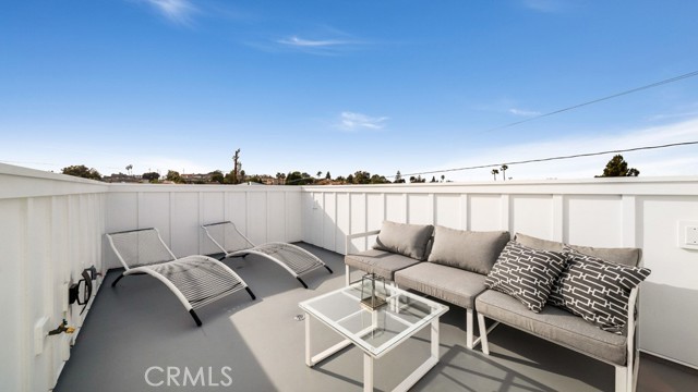 1902 Mathews Ave, Redondo Beach, California 90278, 5 Bedrooms Bedrooms, ,5 BathroomsBathrooms,Residential,Sold,Mathews Ave,PV21055104