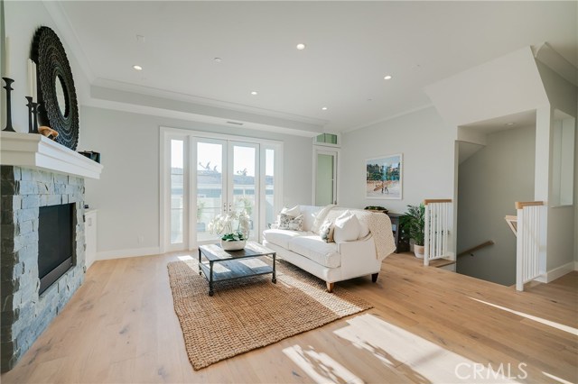 111 Vista Del Mar, Redondo Beach, California 90277, 3 Bedrooms Bedrooms, ,2 BathroomsBathrooms,Residential,Sold,Vista Del Mar,SB20122409