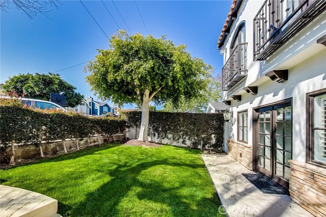 641 35th Street, Manhattan Beach, California 90266, 5 Bedrooms Bedrooms, ,3 BathroomsBathrooms,Residential,Sold,35th,SB21047084