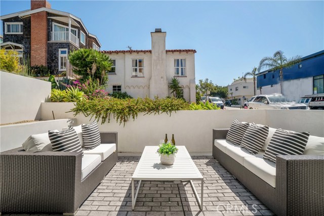 301 20th Street, Manhattan Beach, California 90266, 4 Bedrooms Bedrooms, ,5 BathroomsBathrooms,Residential,Sold,20th,SB19211056