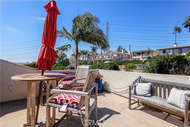 808 Maria Avenue, Redondo Beach, California 90277, 4 Bedrooms Bedrooms, ,3 BathroomsBathrooms,Residential,Sold,Maria,SB17180173