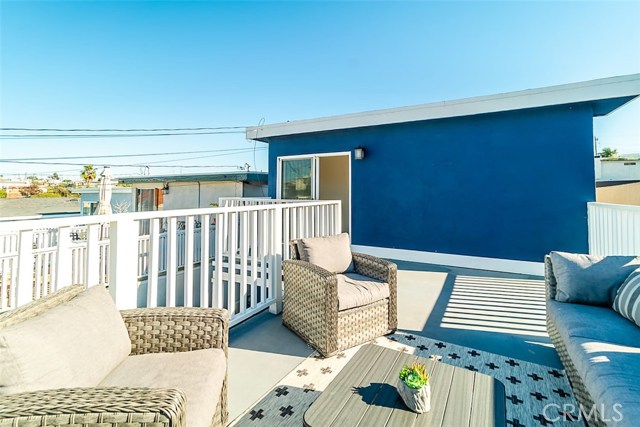 1600 Spreckels Lane, Redondo Beach, California 90278, 3 Bedrooms Bedrooms, ,2 BathroomsBathrooms,Residential,Sold,Spreckels,SB19058149