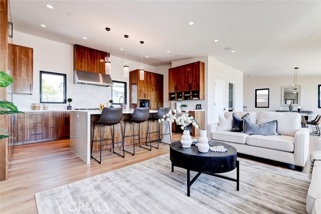 1705 Bayview Drive, Hermosa Beach, California 90254, 4 Bedrooms Bedrooms, ,2 BathroomsBathrooms,Residential,Sold,Bayview,SB20095687